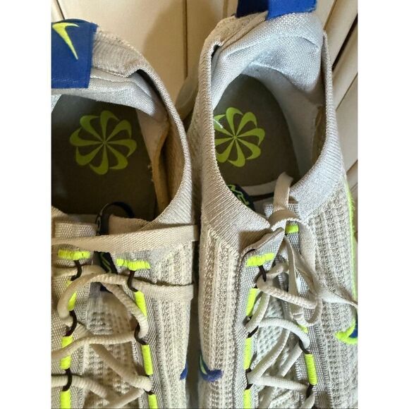 Nike Men's VaporMax 2021 Flyknit Athletic Sneakers White Blue Size 11 - Picture 14 of 15